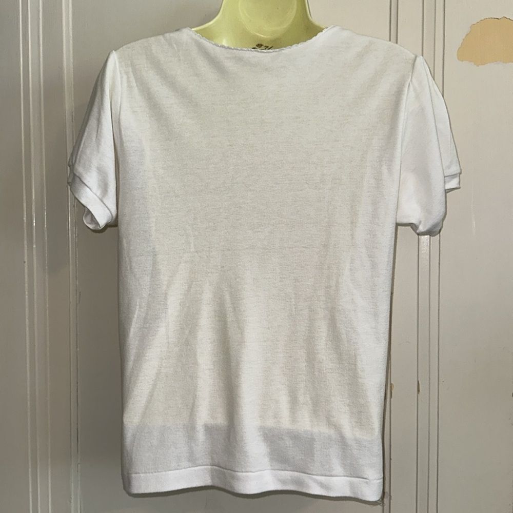 Vintage 80s/90s Northern Isles White Embroidered Floral‎ Short Sleeve Knit Top - Picture 6 of 8